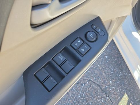 Used 2015 Honda Civic SE image 22