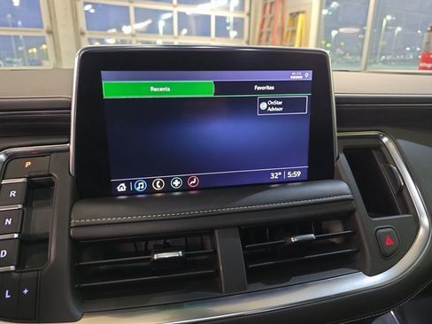 Used 2021 GMC Yukon SLT w/ SLT Premium Package image 23