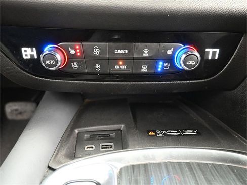 Used 2024 Buick Enclave Premium image 20