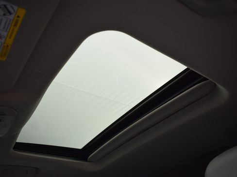 Used 2022 Toyota Highlander XLE image 21