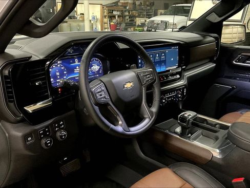 Used 2024 Chevrolet Silverado 1500 High Country w/ High Country Premium Package image 13