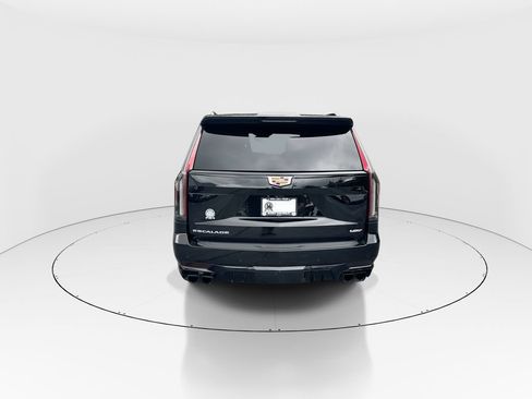 Used 2023 Cadillac Escalade V AWD/4WD image 7
