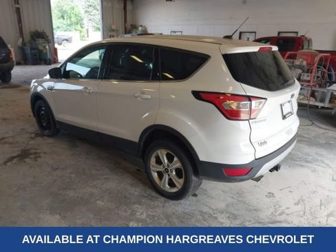 Used 2017 Ford Escape SE FWD image 3