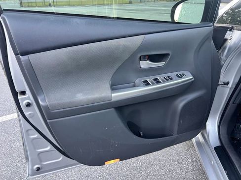 Used 2014 Toyota Prius V Five image 14