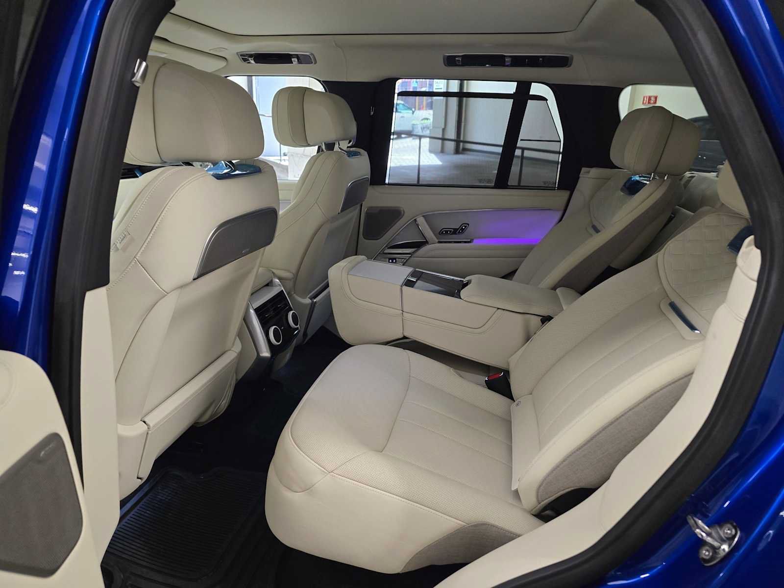 New 2025 Land Rover Range Rover SV AWD/4WD image 18