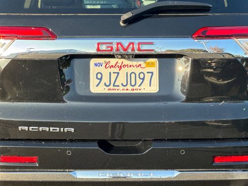 Used 2023 GMC Acadia Denali w/ Black Diamond Edition image 47