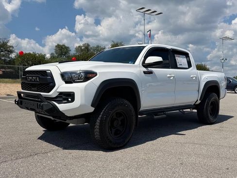 Used 2019 Toyota Tacoma TRD Pro AWD/4WD image 9