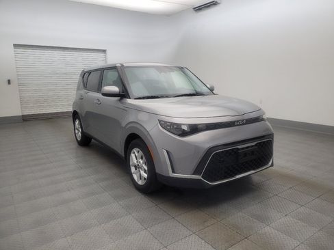 Used 2025 Kia Soul LX FWD image 13
