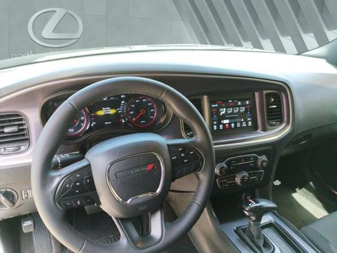 Used 2018 Dodge Charger SXT w/ Blacktop Package RWD image 10
