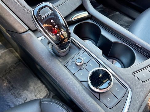 Used 2025 Cadillac XT6 Sport image 17