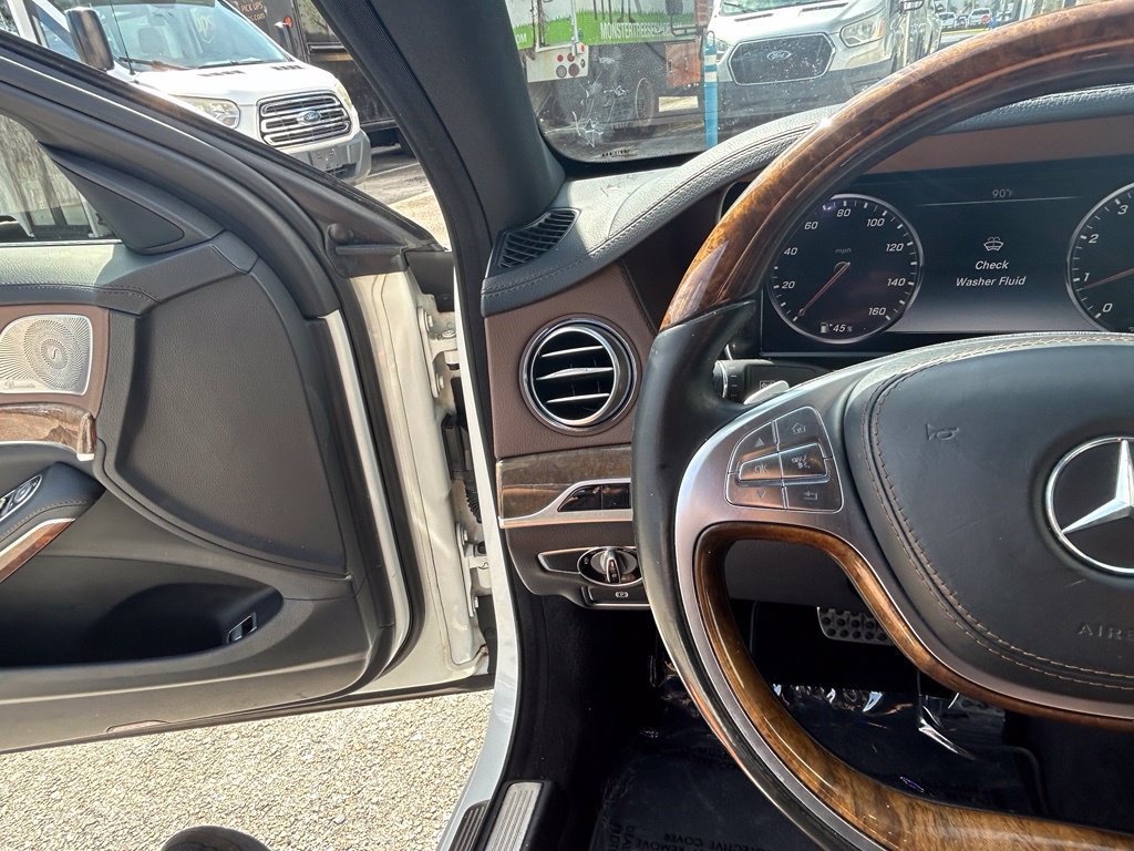 Used 2015 Mercedes-Benz S 550 Sedan image 32