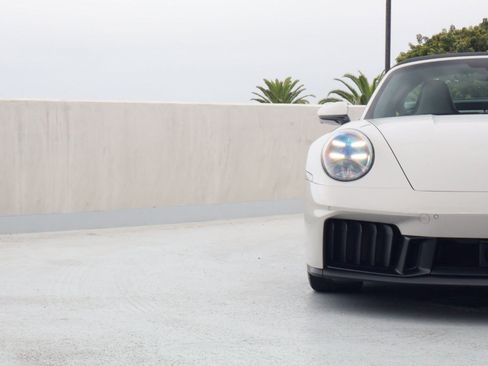 Certified 2025 Porsche 911 Targa 4 GTS AWD/4WD image 13