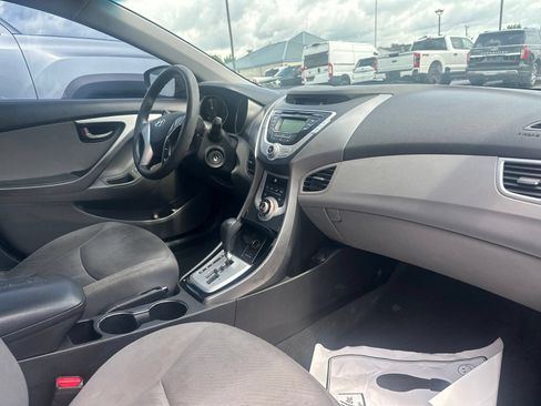 Used 2011 Hyundai Elantra GLS FWD image 3