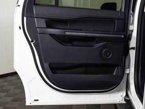 Used 2024 Ford Expedition Max XLT image 33