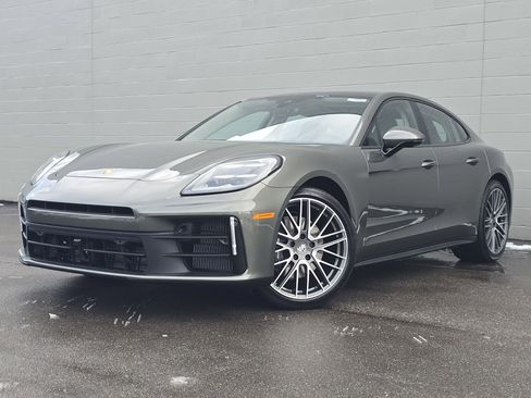 New 2026 Porsche Panamera 4 image 1