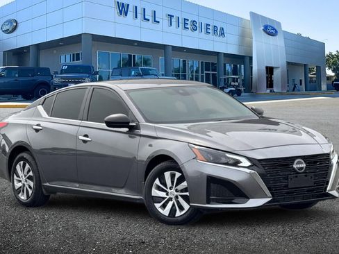 Used 2025 Nissan Altima 2.5 S image 2