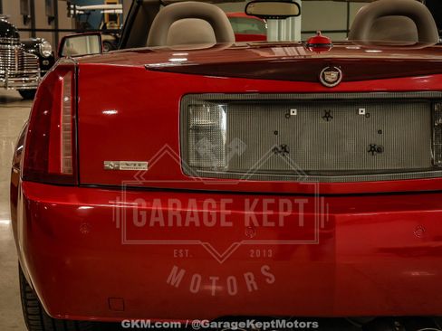 Used 2005 Cadillac XLR RWD image 52