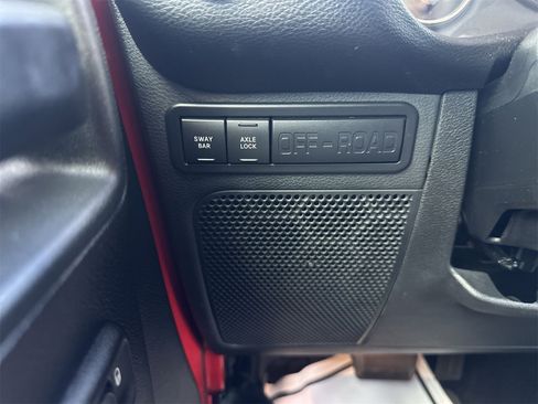 Used 2017 Jeep Wrangler Unlimited Rubicon w/ Cold Weather Group image 15