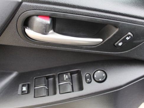 Used 2012 MAZDA MAZDA3 i Sport image 14