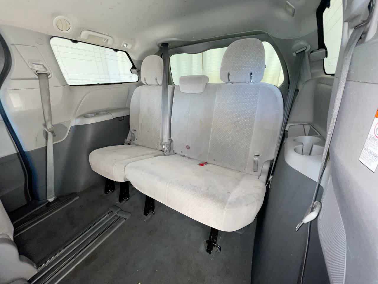 Used 2020 Toyota Sienna LE w/ Protection Package FWD image 23