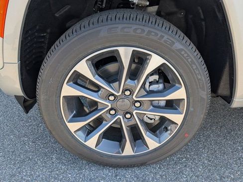 New 2025 Jeep Grand Cherokee L Overland w/ Advanced Protech Group III image 13