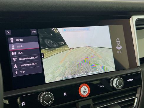 New 2026 Porsche Macan image 17