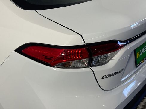 Used 2025 Toyota Corolla LE image 35