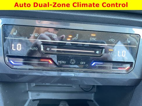Used 2022 Volkswagen Tiguan SE AWD/4WD image 30