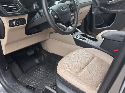 Used 2021 Ford Escape Titanium image 11