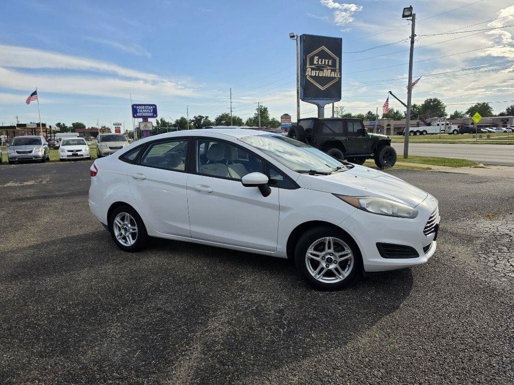 Used 2017 Ford Fiesta SE FWD image 2