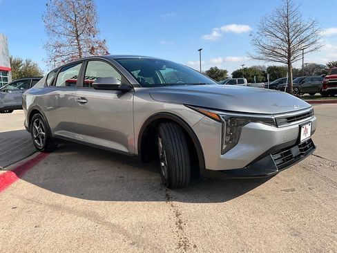 Used 2025 Kia K4 LXS image 5