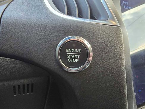 Used 2024 Ford Edge Titanium image 22