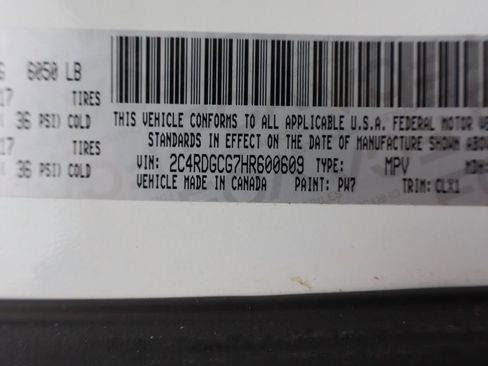 Used 2017 Dodge Grand Caravan SXT image 50