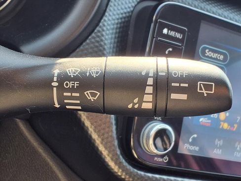 Used 2022 Nissan Kicks SV image 17