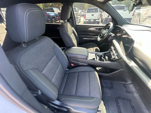 Used 2024 Chevrolet Traverse LT w/ Trailering Package FWD image 24