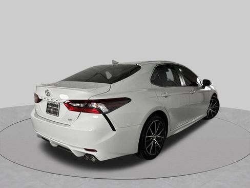 Used 2023 Toyota Camry SE FWD image 7