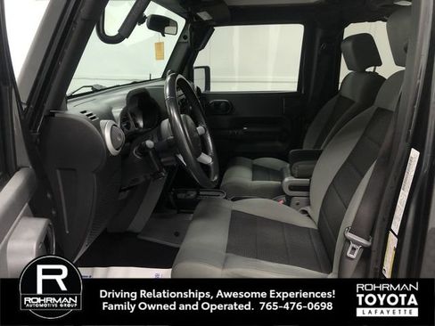 Used 2010 Jeep Wrangler Unlimited Sahara image 10