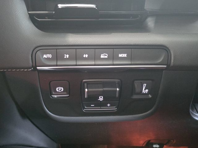 Certified 2023 Cadillac Escalade Sport w/ LPO, Illumination Package AWD/4WD image 28