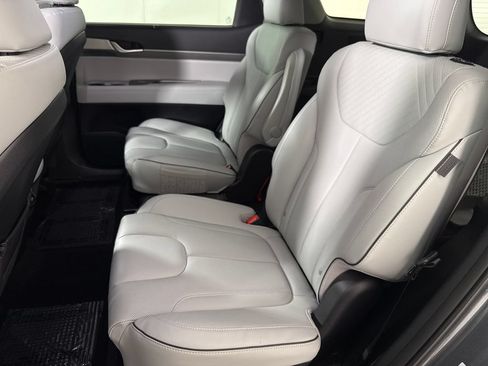Used 2025 Hyundai Palisade SEL FWD image 15