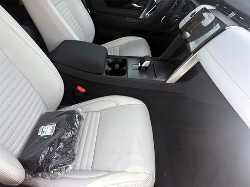 New 2025 Land Rover Discovery Sport S image 8