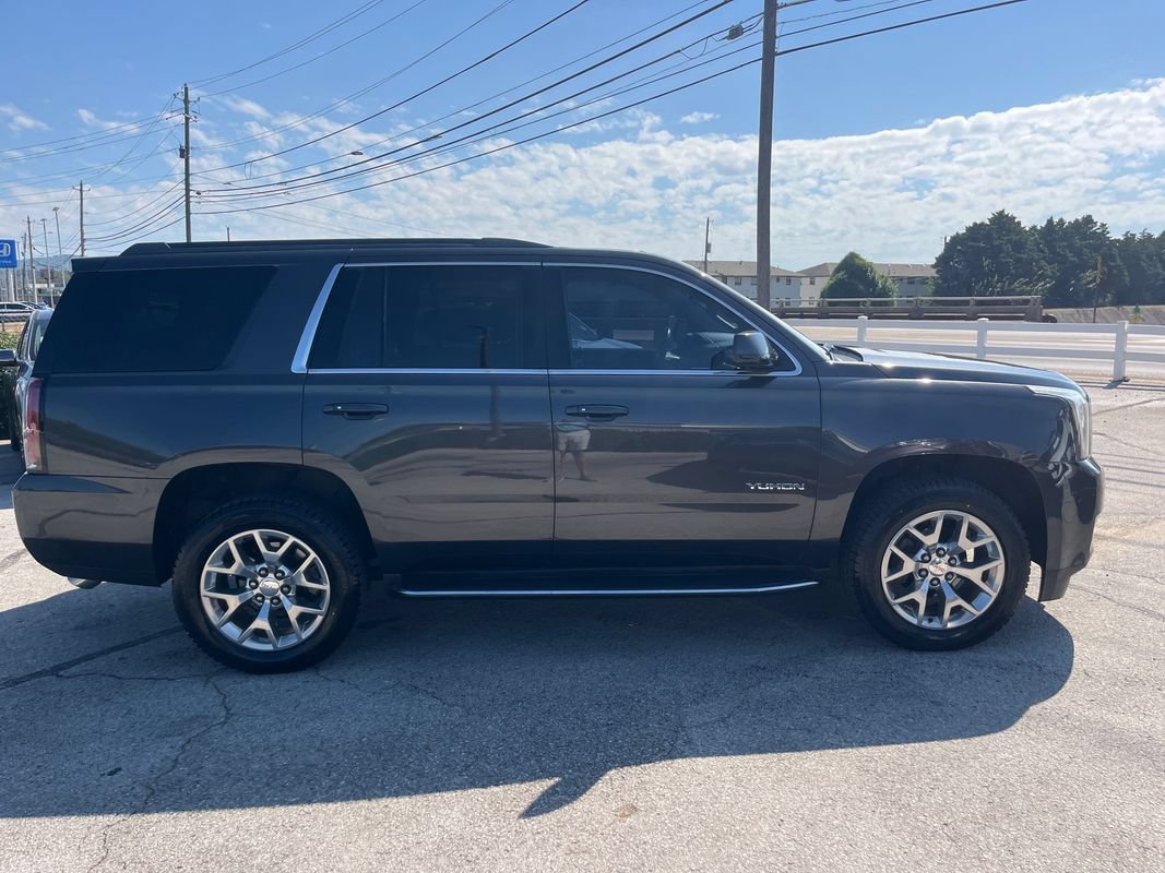 Used 2017 GMC Yukon SLT w/ Open Road Package AWD/4WD image 9