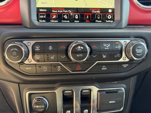 Certified 2023 Jeep Wrangler Rubicon w/ Cold Weather Group AWD/4WD image 23