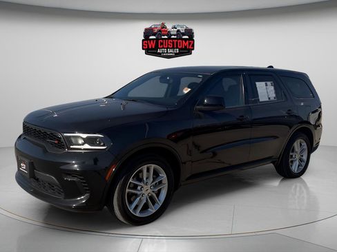 Used 2023 Dodge Durango GT image 3