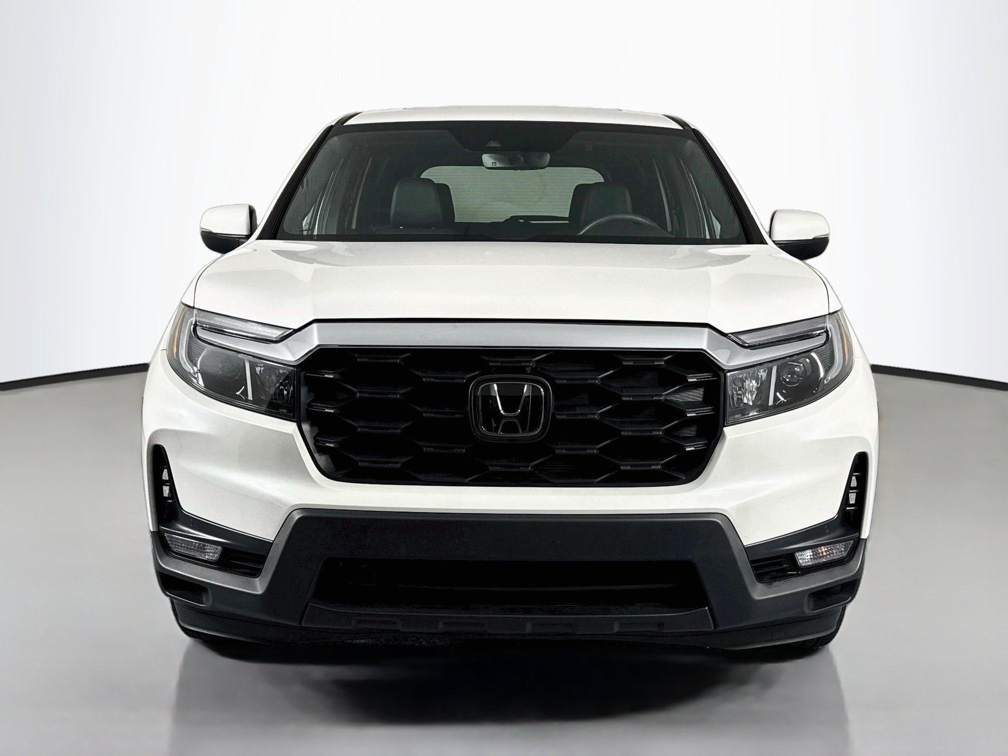 Certified 2025 Honda Passport EX-L image 2
