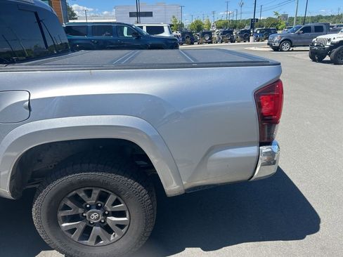 Used 2021 Toyota Tacoma SR5 RWD image 8