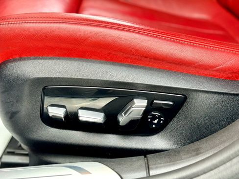 Used 2018 BMW 750i image 12