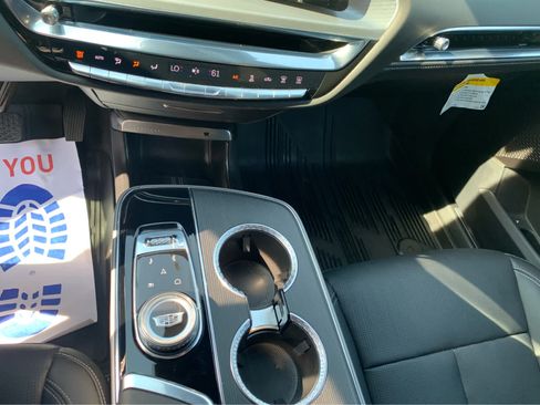 Used 2024 Cadillac Lyriq Luxury w/ LPO, Floor Liner Package AWD/4WD image 19