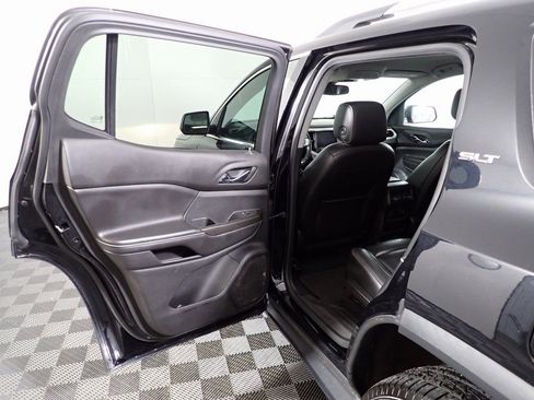 Used 2019 GMC Acadia SLT image 29