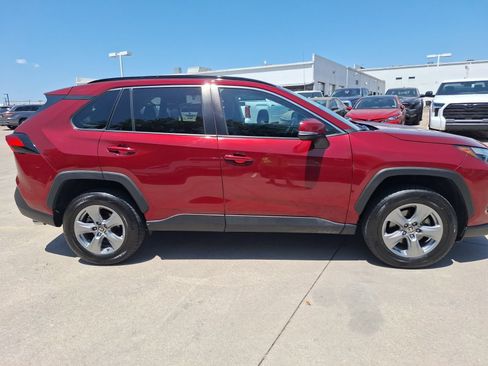 Used 2022 Toyota RAV4 XLE AWD/4WD image 7