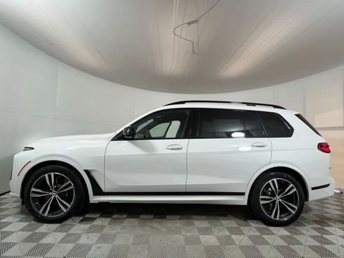 New 2026 BMW X7 M60i image 4
